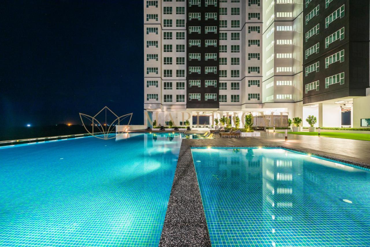 Amber Cove Premier Suites Melaka Exteriör bild